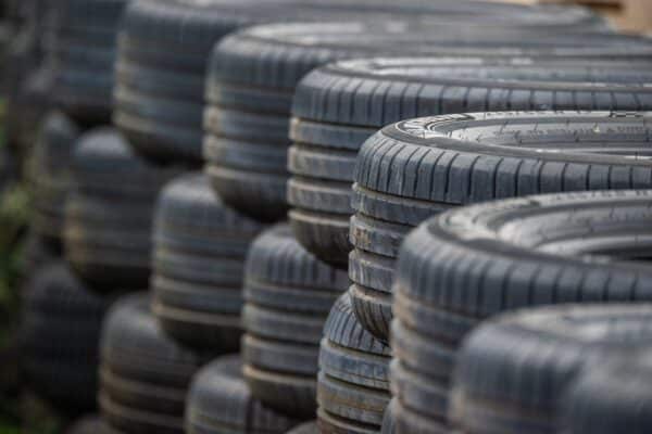 What Causes A Tire To Fall Off While Driving?