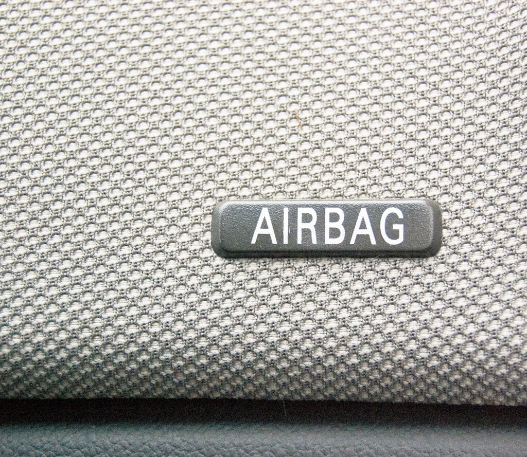 Which Cars Are Included In The Takata Airbag Settlement? 1 Airbag Inscription in Car